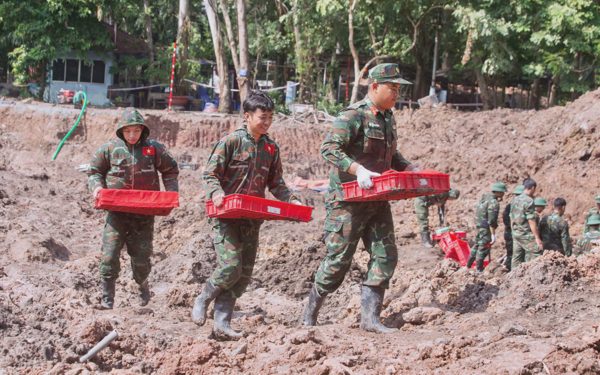 Ngày 24-10: xử lý hơn 620 m³ đất, thấy thêm 10 hài cốt liệt sĩ ở công viên Lê Thị Riêng
