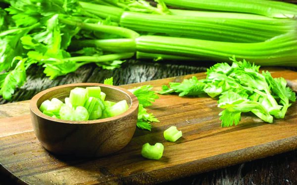 Ngày càng nhiều người chọn uống nước ép rau, vì sao?