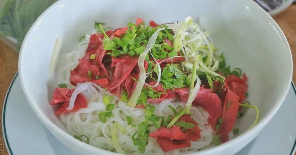 Ngày đầu lễ hội ẩm thực chay TP.HCM: Phở chay 'đẹp như tranh' xuất hiện