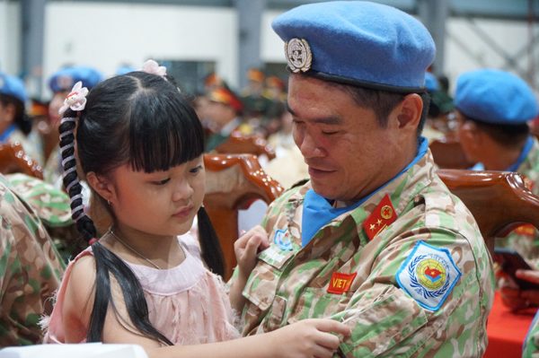 Ngày đoàn tụ của những người lính mũ nồi xanh trở về từ Nam Sudan