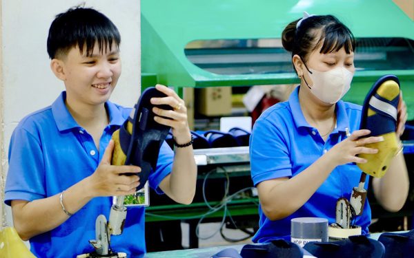Ngày Doanh nhân Việt Nam 13-10: Doanh nghiệp làm mới mình để vươn xa