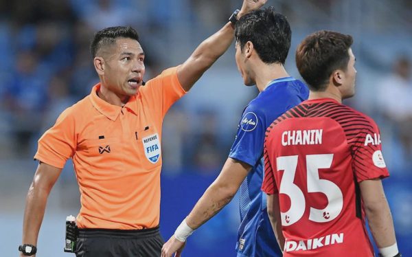 Ngay tại Thái Lan có tranh cãi về chất lượng trọng tài?