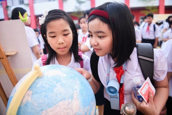 Ngày tựu trường rộn ràng của học sinh đầu cấp TPHCM