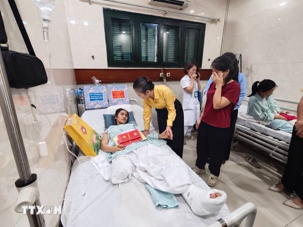 Nghệ An: Hỗ trợ hơn 2 tỷ đồng chia sẻ khó khăn với cô giáo phải cắt bỏ một chân