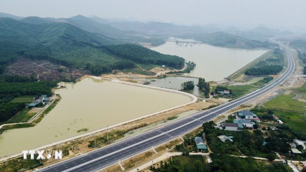 Nghệ An hướng tới trở thành tỉnh có thu nhập cao, phát triển toàn diện vào năm 2045