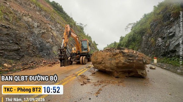 Nghệ An khẩn trương khắc phục các điểm ngập, sạt lở giao thông do mưa lũ