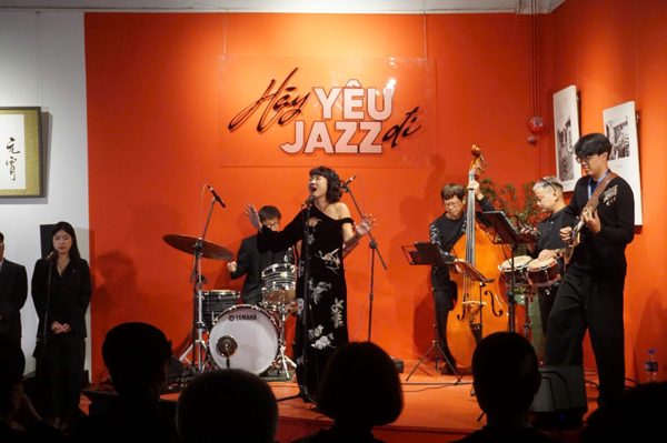 Nghe nhạc Jazz đúng điệu: Khi thanh âm ngân lên và trái tim đáp lời
