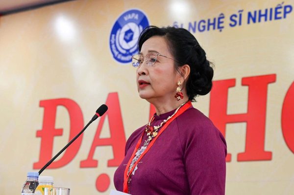 Nghệ sĩ Thu Đông tái đắc cử Chủ tịch Hội Nghệ sĩ nhiếp ảnh Việt Nam