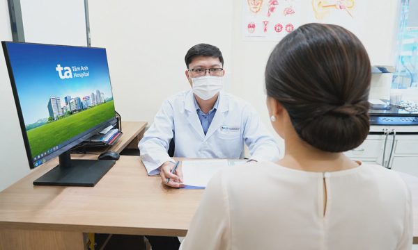 Nghẹt mũi khi ngửi mùi hoa sữa là do viêm mũi dị ứng?