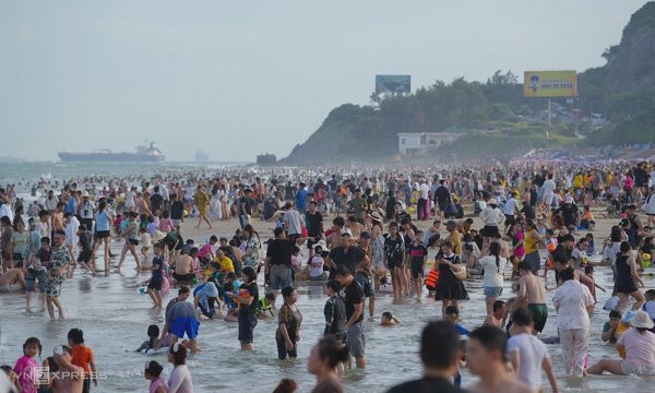 Nghỉ lễ 5 ngày tôi 'ở nhà cho khỏe'