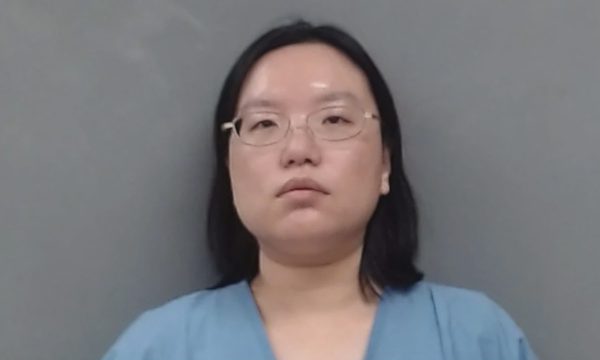 Nghi phạm đầu độc nghiên cứu sinh gốc Việt bị truy tố thêm tội mưu sát