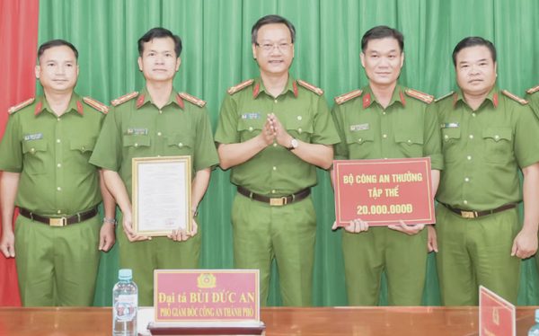 Nghi phạm trong vụ giết người ở Campuchia bị bắt cùng 8 lượng vàng