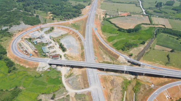 Nghị quyết số 27-NQ/TW mở đường cho nền kinh tế vùng thống nhất