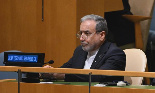 Nghị sĩ Iran dọa luận tội Ngoại trưởng