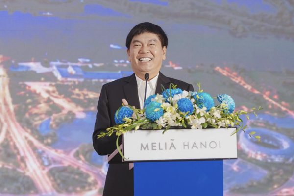 Nghịch lý cổ phiếu "vua thép" HPG: Liên tục dò đáy dù lãi vẫn tăng