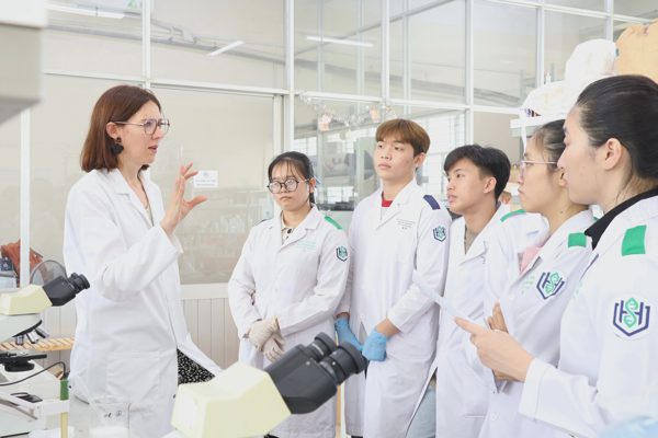 Nghịch lý: Đại học bội thu thành tích khoa học nhưng chưa thể "hái ra tiền"