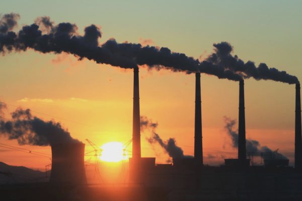 Nghịch lý thị trường carbon: Vì sao giao dịch giảm nhưng giá lập đỉnh mới?
