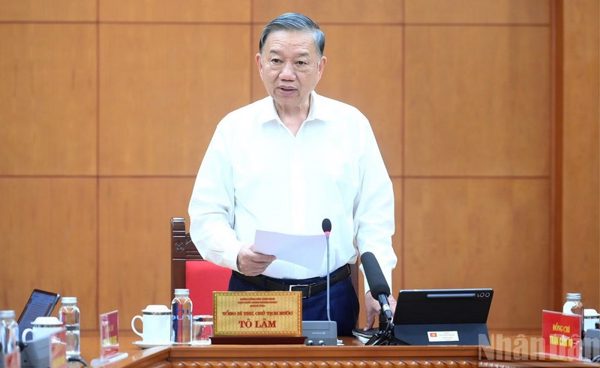 Nghiên cứu đổi mới tổ chức, phương thức hoạt động của Đảng phù hợp với kỷ nguyên số