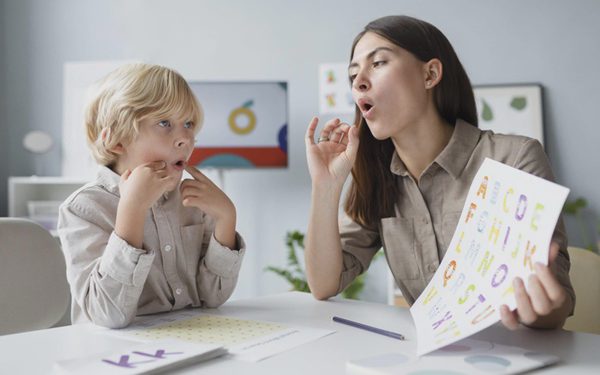 Nghiên cứu mới hé lộ vì sao có người học ngoại ngữ nhanh hơn