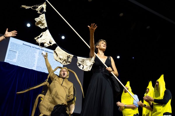 Nghiên cứu về ‘sữa gián’ và xì mũi giành giải Ig Nobel