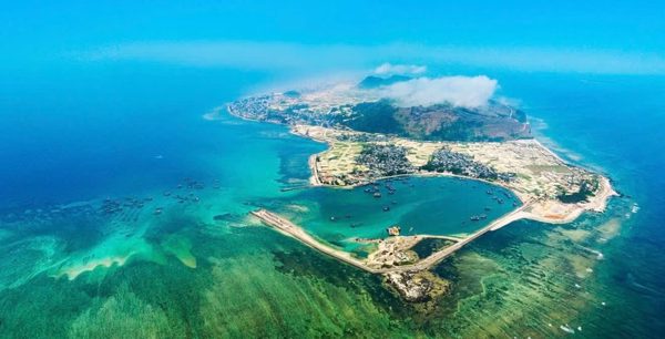 Ngỡ ngàng 'ruộng bậc thang' giữa biển Lý Sơn