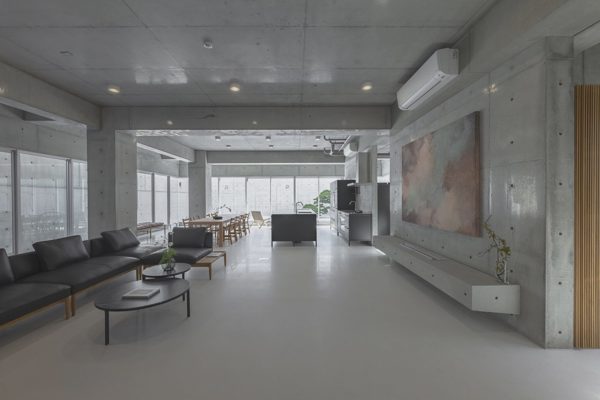 Ngôi nhà 222 m2 'hướng nội' từ trong ra ngoài