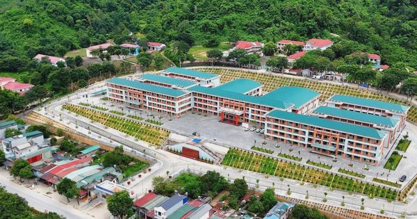 Ngôi trường 245 tỉ mang tên PETROVIETNAM trên biên cương Phong Thổ bước vào năm học mới