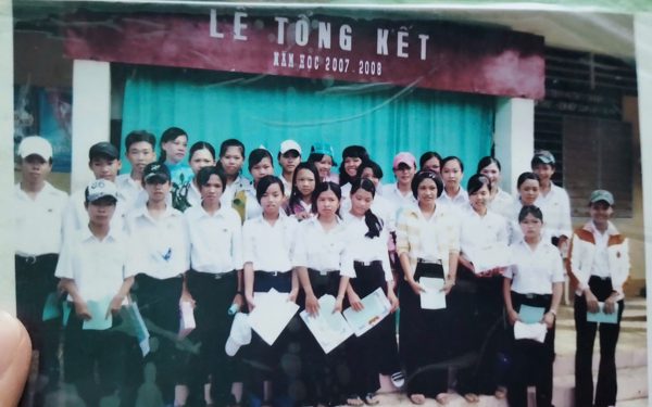 Ngôi trường đi qua cơn bão