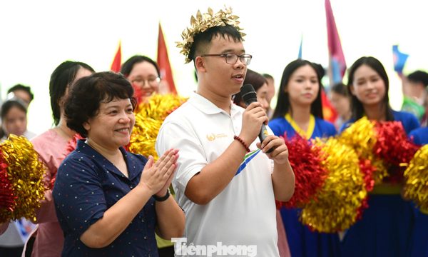 Ngôi trường nào có nhiều quán quân Đường lên đỉnh Olympia nhất?