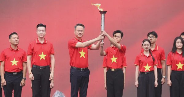 Ngọn lửa thiêng 'Tôi yêu Tổ quốc' đã đến Hà Nội