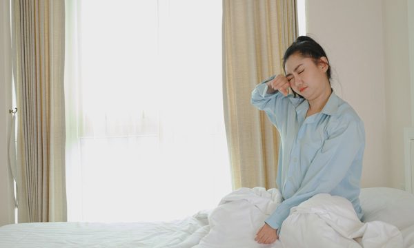 Ngủ bù cuối tuần có bù được những đêm thiếu ngủ?