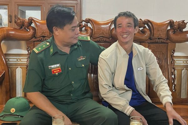 Ngư dân sống sót thần kỳ sau gần 8 giờ trôi dạt trên biển