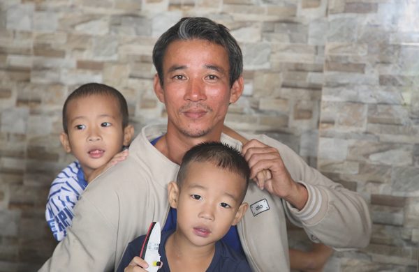 Ngư dân vật lộn 8 giờ giữa biển giành giật sự sống