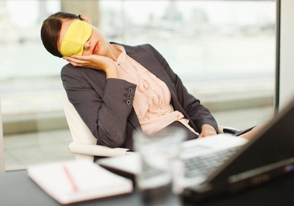 Ngủ trưa bao lâu để tránh nặng đầu, uể oải?