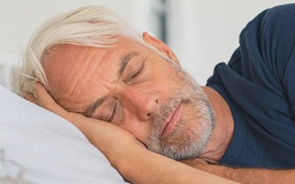 Ngủ trưa ở người lớn tuổi có cả tín hiệu cảnh báo sức khỏe