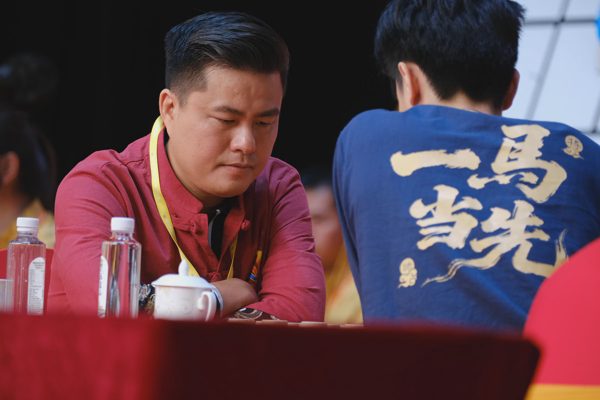 Ngược dòng cực khéo, Lại Lý Huynh vượt mặt Trình Vũ Đông ở giải cờ tướng châu Á