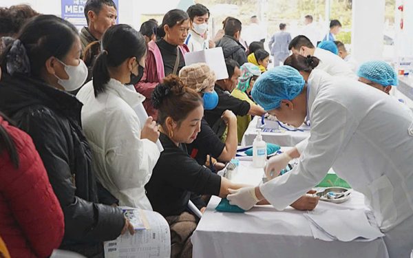 Người cao tuổi, người nằm một chỗ sẽ được khám sức khỏe tại nhà