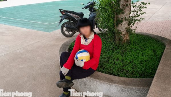 Người cha ngóng thông tin sau khi viết đơn tố hàng xóm sàm sỡ con gái khuyết tật
