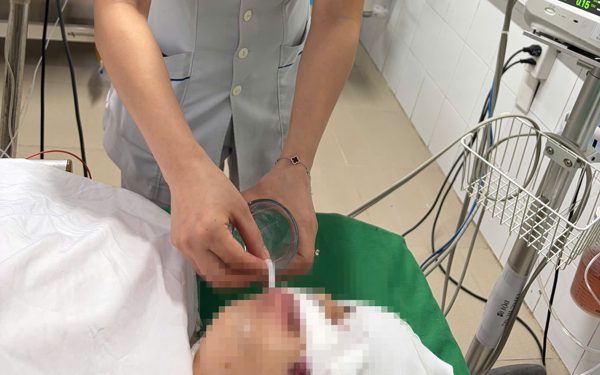 Người chồng trong vụ 3 mẹ con bị chém chết ở Đồng Nai đã qua cơn nguy kịch