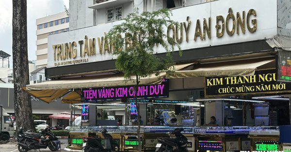 Người có tiền nhàn rỗi chọn gửi tiết kiệm, vàng ế
