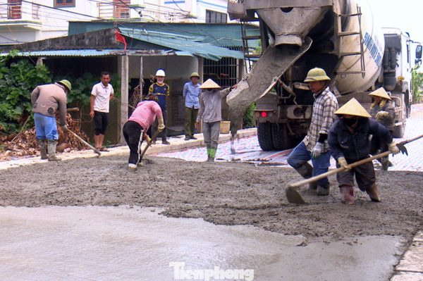 Người dân Nghệ An đồng loạt hiến đất mở đường