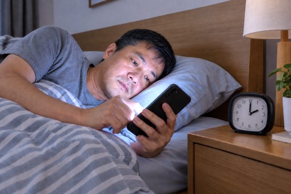 Người đàn ông 49 tuổi cấp cứu giữa đêm, phát hiện teo não, bác sĩ cảnh báo gì?