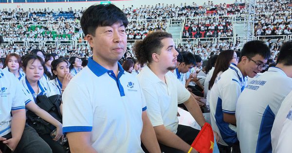 Người đàn ông Hàn Quốc 52 tuổi đến Việt Nam học thạc sĩ