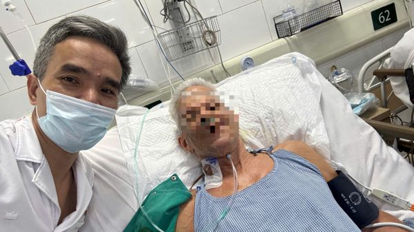 Người đàn ông Mỹ 73 tuổi hôn mê sâu, suy đa tạng sau hơn một giờ xông hơi