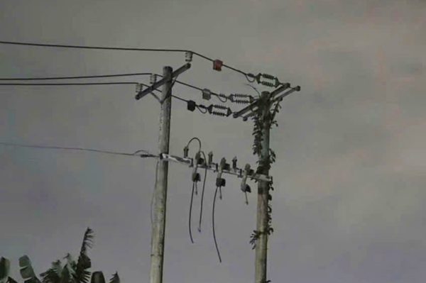 Người đàn ông tử vong gần trạm điện, bên cạnh có kìm cộng lực