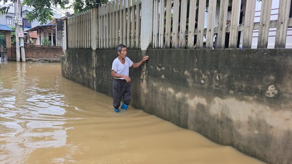 Người dân 'rốn lũ' Thái Nguyên khắc phục hậu quả mưa bão