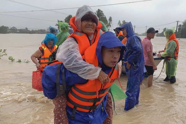 Người dân sơ tán khẩn cấp khỏi vùng thiên tai được hỗ trợ 200.000 đồng/ngày
