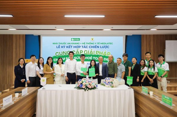 Người dân thuận tiện kiểm tra sức khỏe và mua thuốc nhờ cú bắt tay giữa An Khang và MEDLATEC