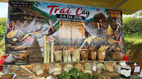 Người dân tộc “giữ lửa” nghề truyền thống