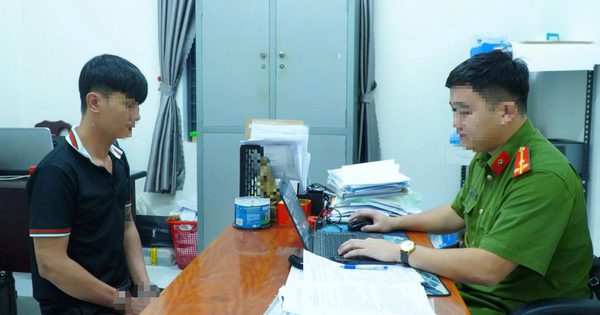Người dân TP.HCM bắt nam thanh niên dùng dao khống chế cướp tài sản chủ tạp hóa